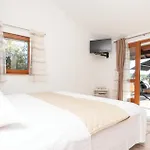 Pet Friendly In *