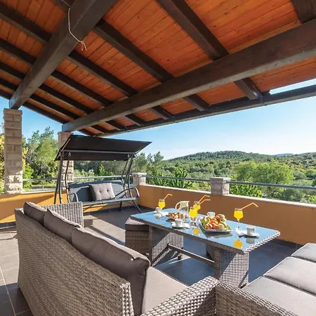 Pet Friendly In Cara *