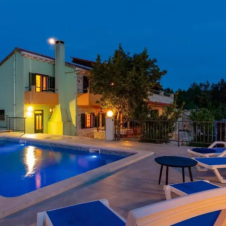 Pet Friendly In Cara * Čara