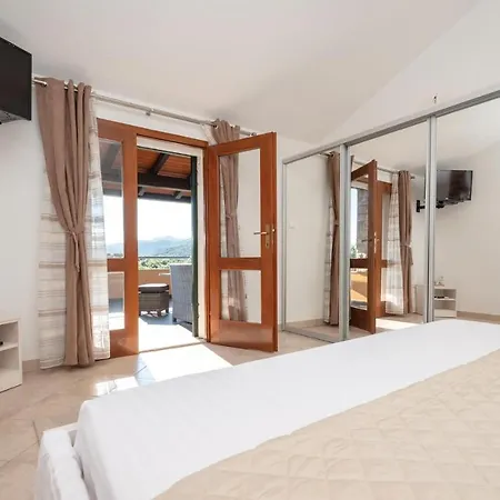 Pet Friendly In Cara *