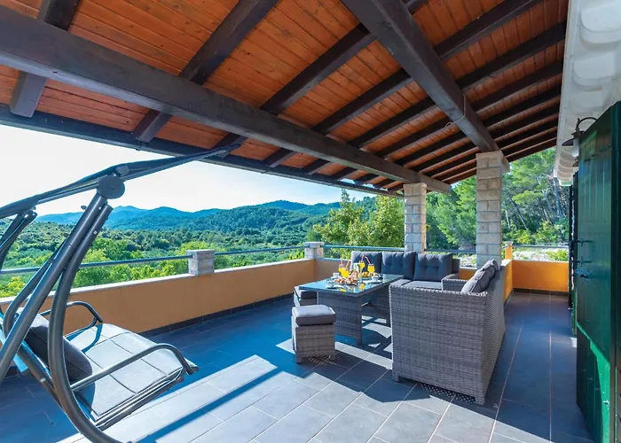 Pet Friendly In * Čara