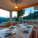 Pet Friendly In Holiday home *