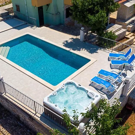 Pet Friendly In Cara *