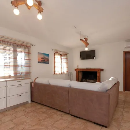 Tatil Evi Front In